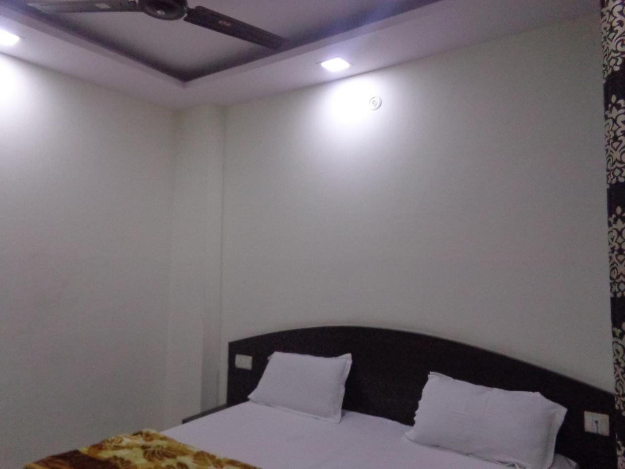 Silver Residency Hotell New Delhi Exteriör bild