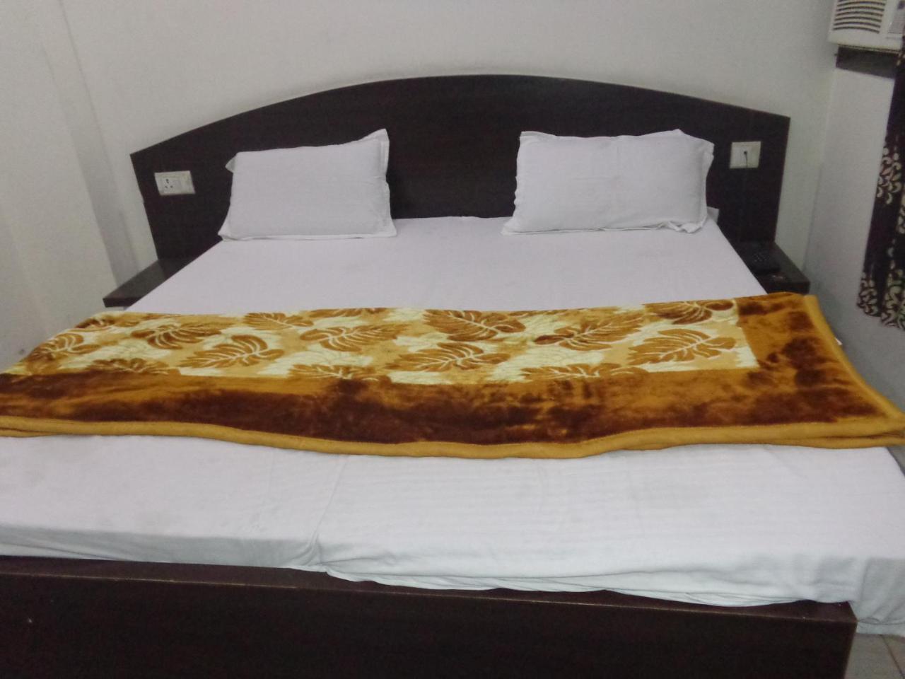 Silver Residency Hotell New Delhi Exteriör bild