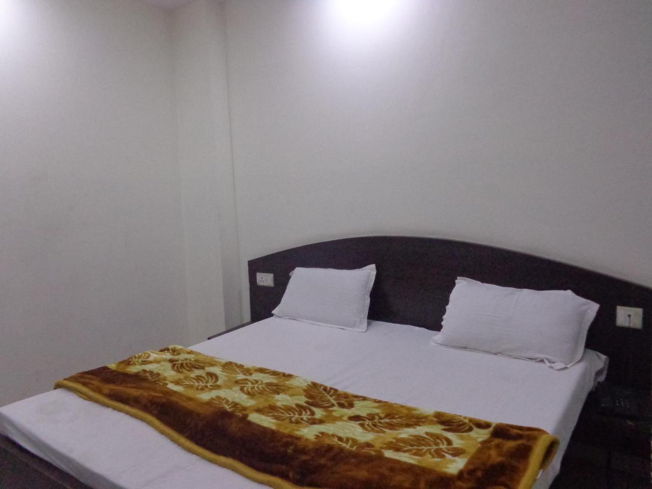 Silver Residency Hotell New Delhi Exteriör bild